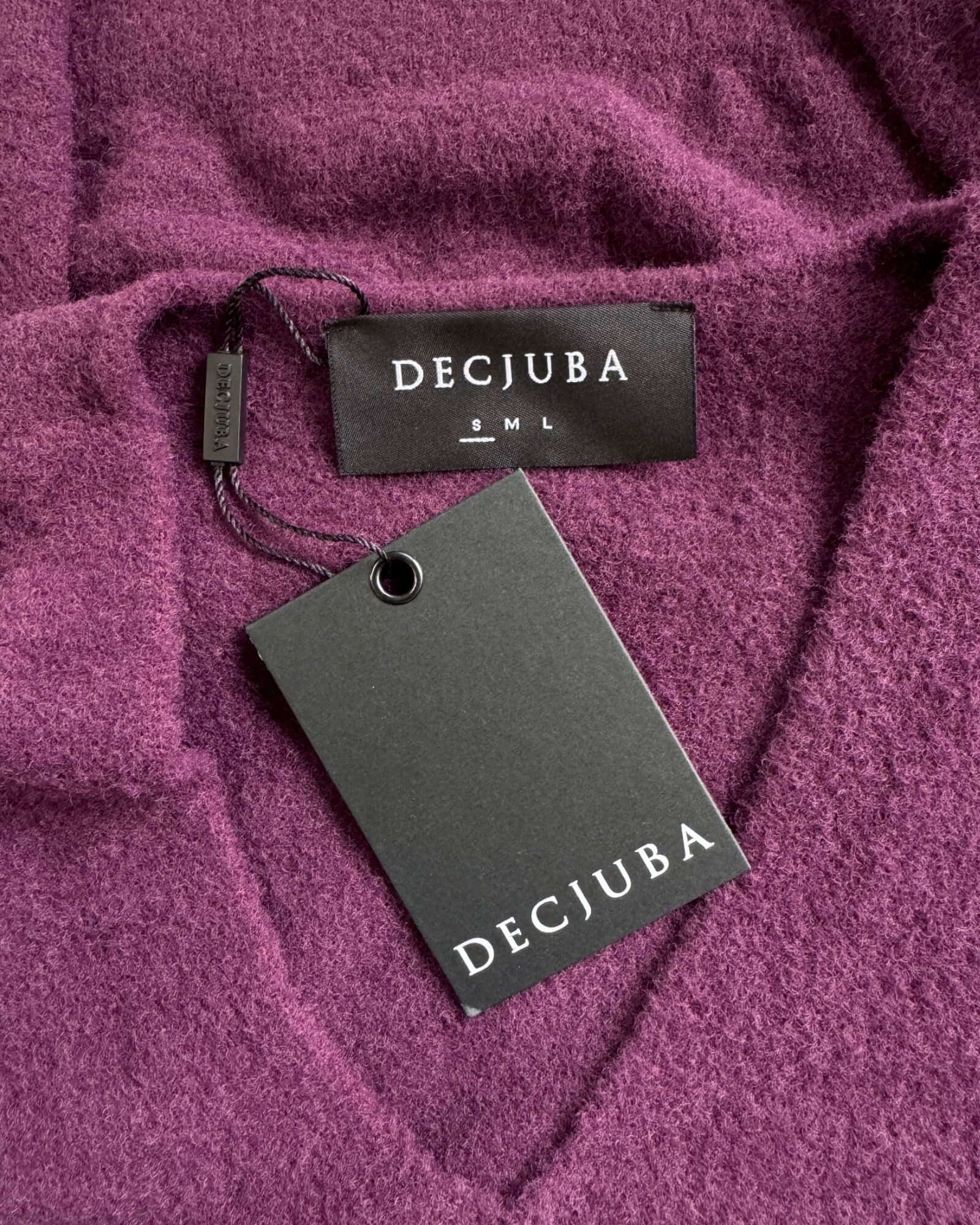 Decjuba Toby V-Neck Jumper Size S