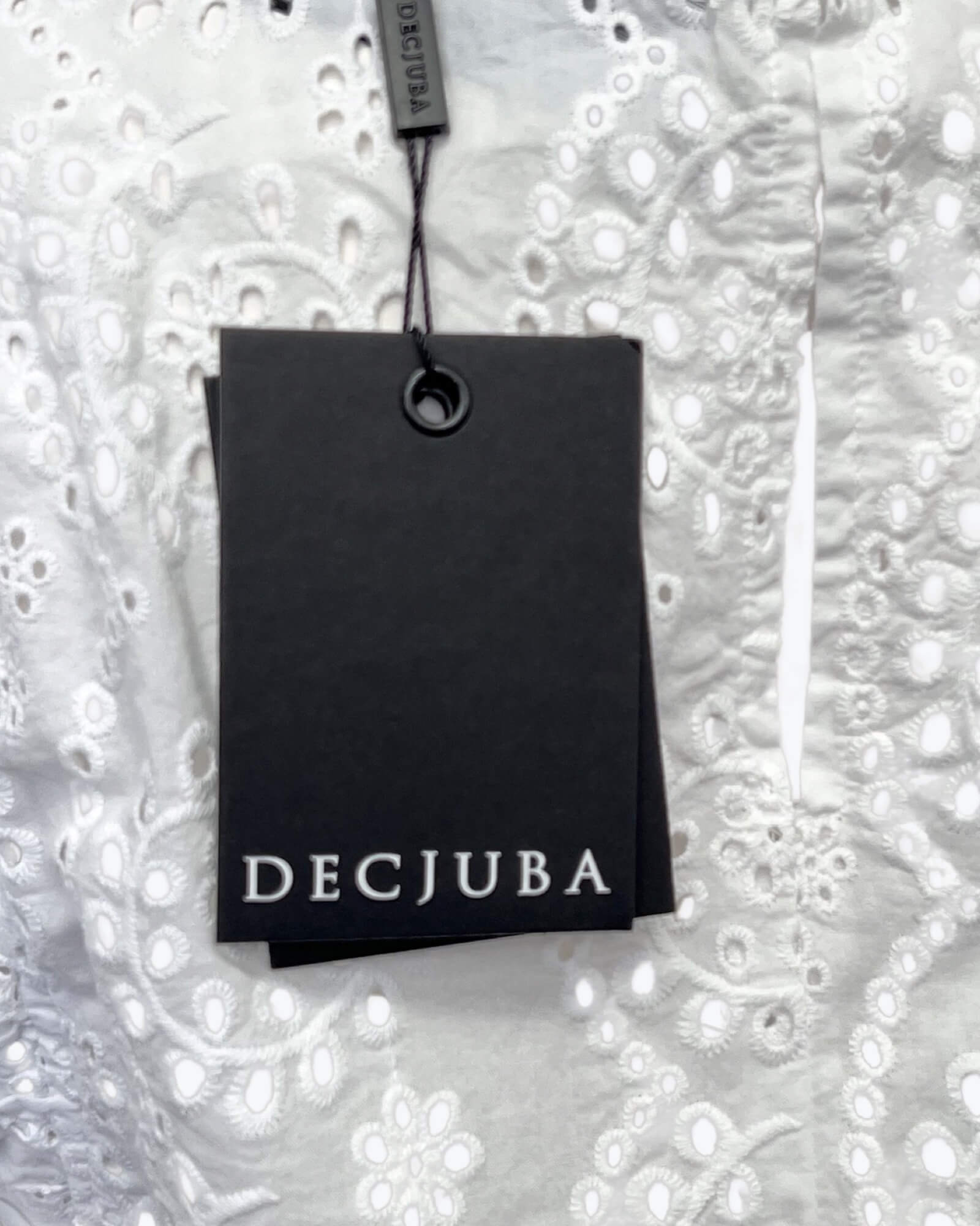 Decjuba Annika Broderie Top Size S NEW